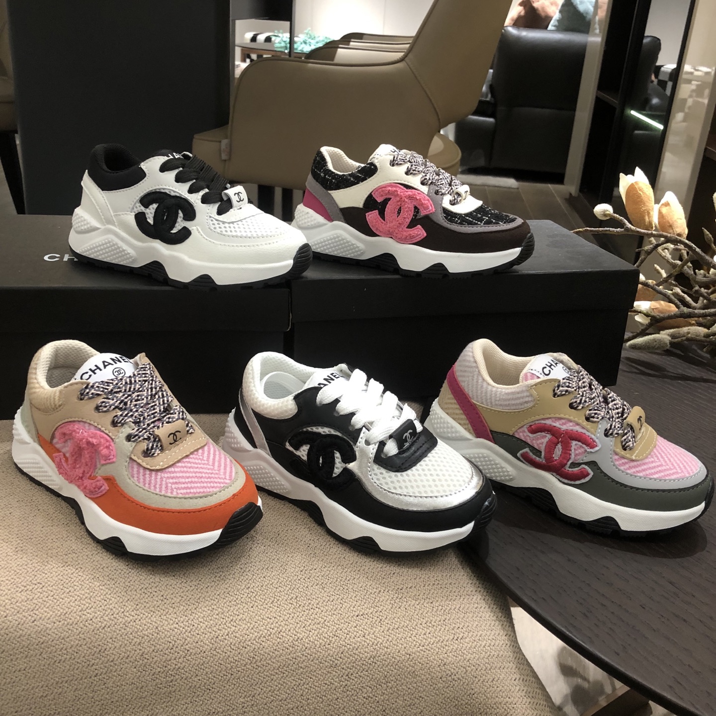 Children's shoes child
